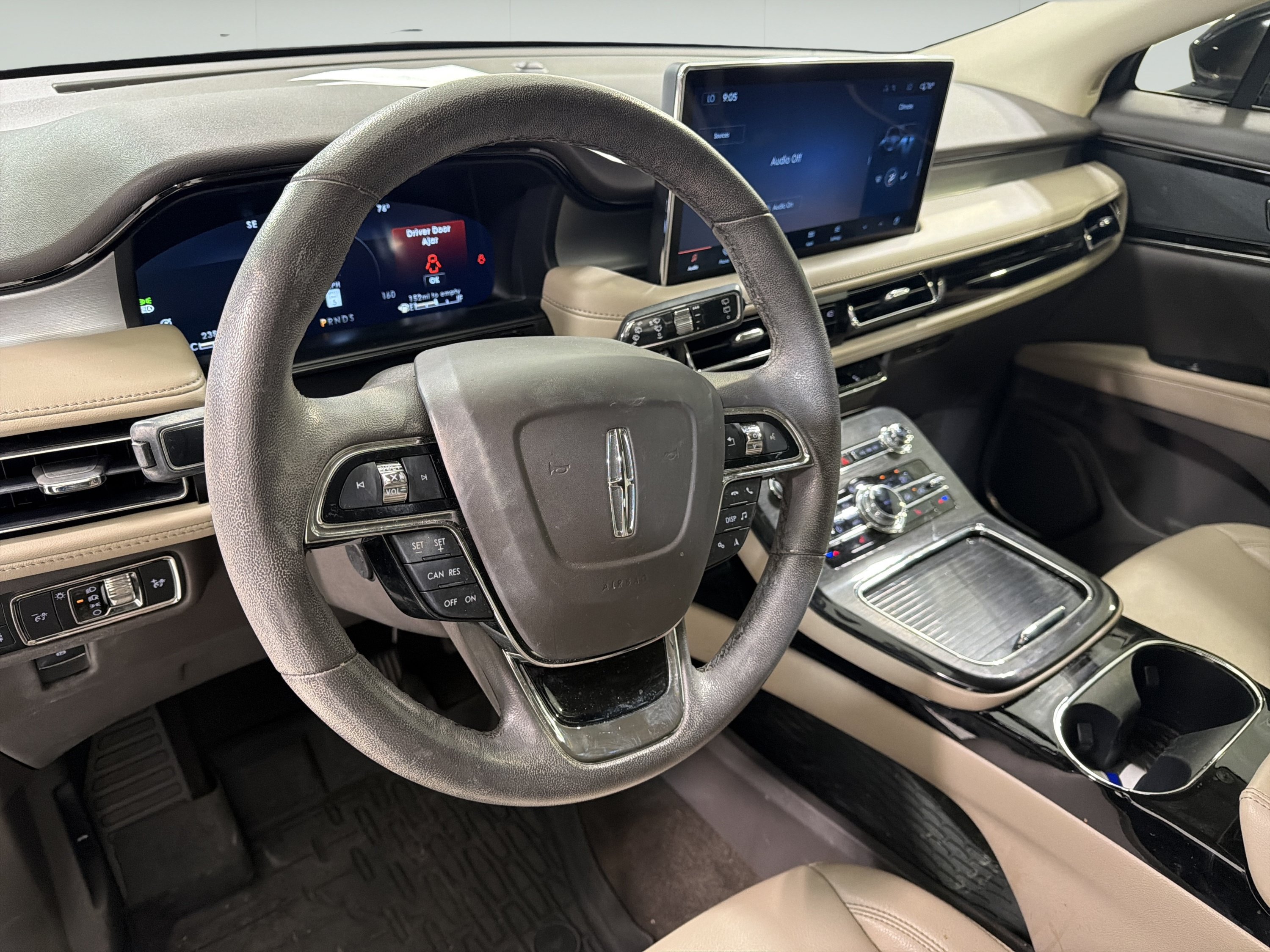 Used 2023 Lincoln Nautilus AWD w/ Premium Package image 15