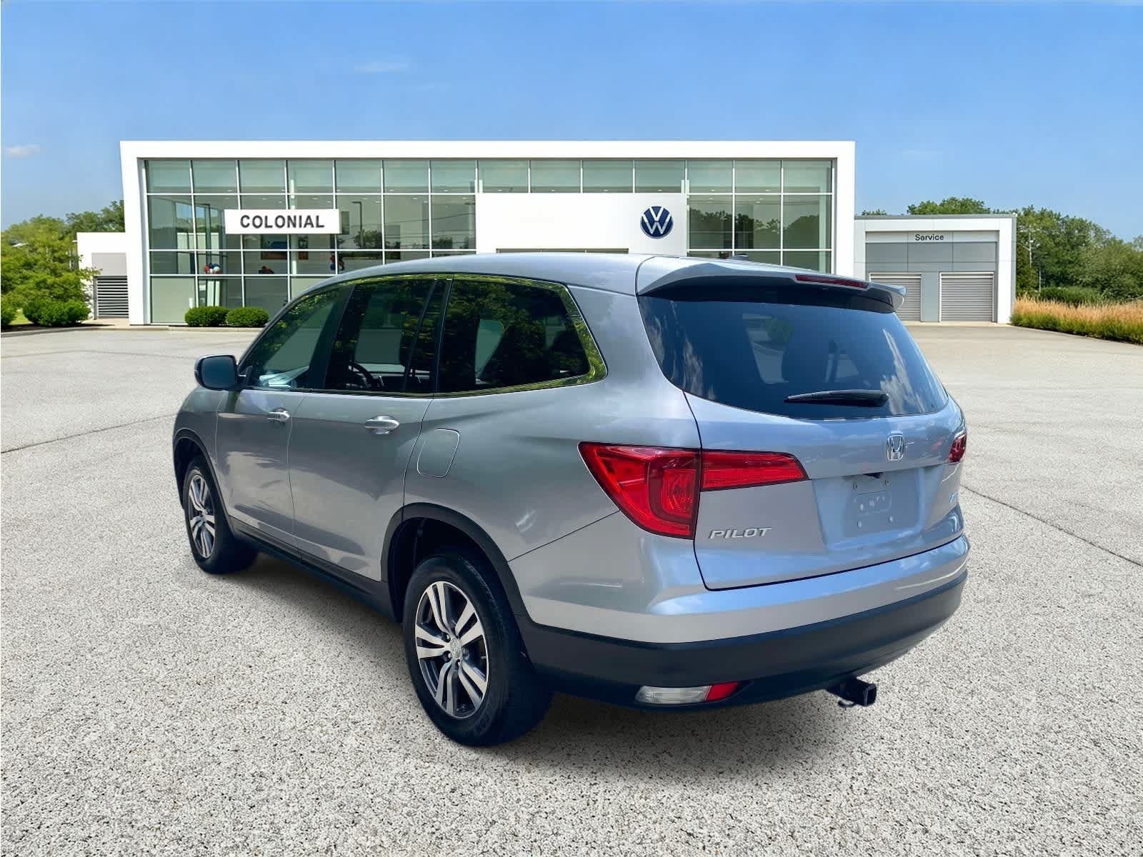 Used 2017 Honda Pilot EX image 3