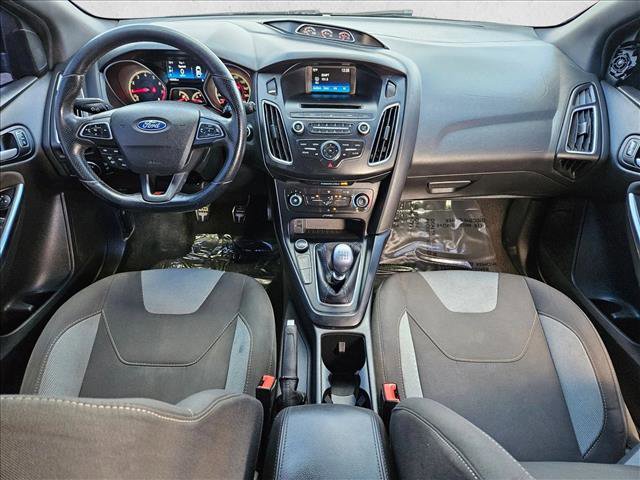 Used 2017 Ford Focus ST image 16