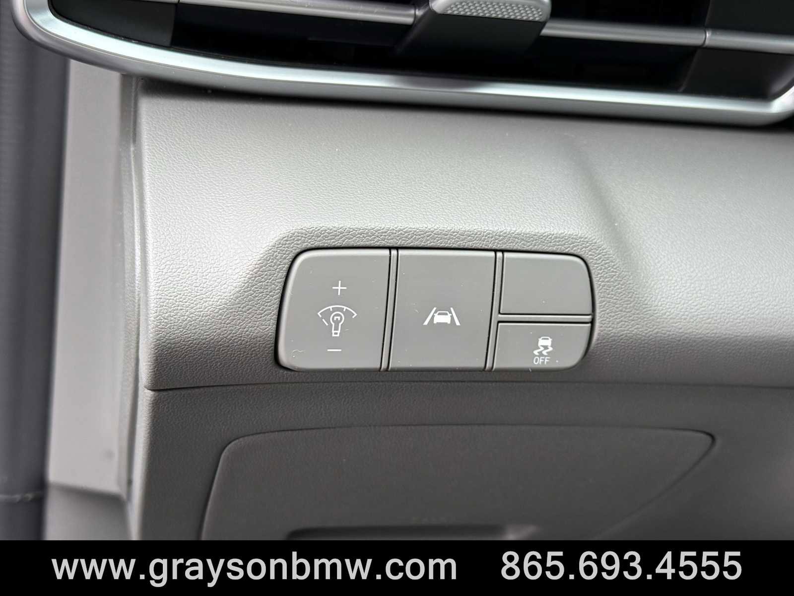 Used 2023 Hyundai Elantra SEL w/ Preferred Accessory Package image 22