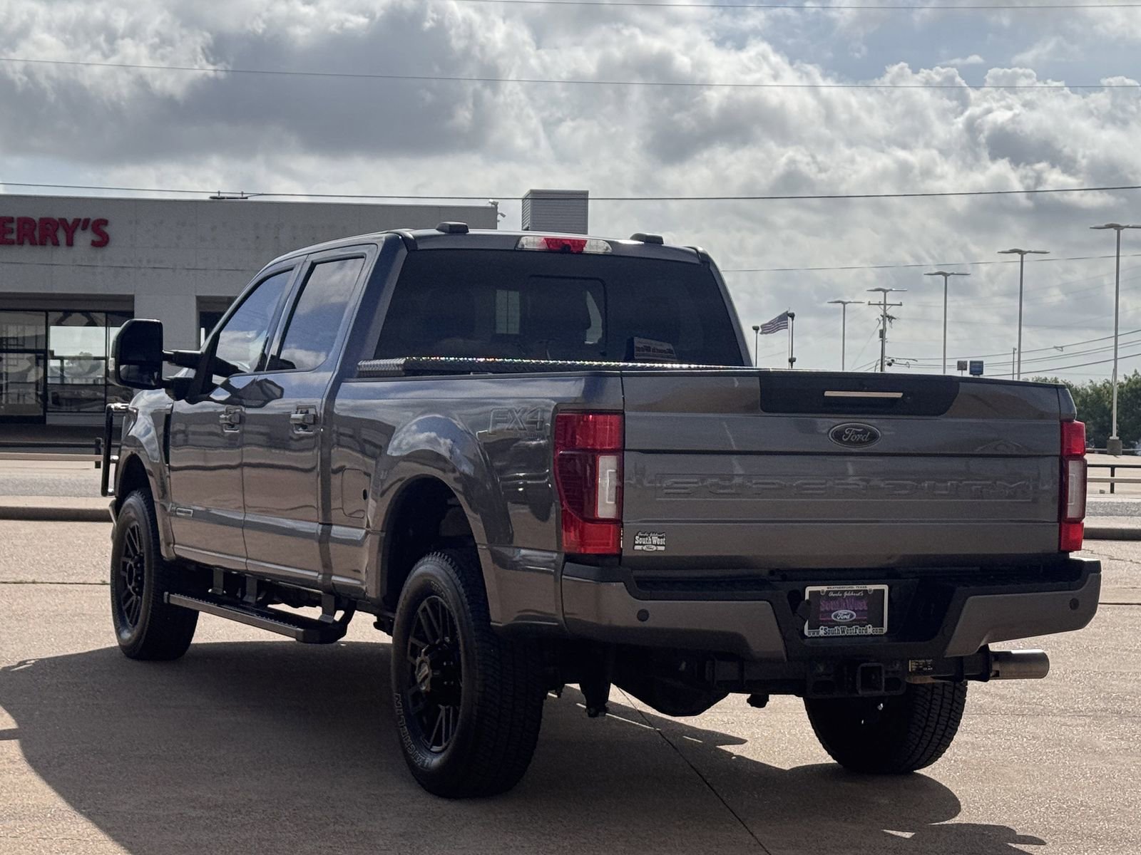 Used 2022 Ford F350 Lariat w/ Black Appearance Package image 6
