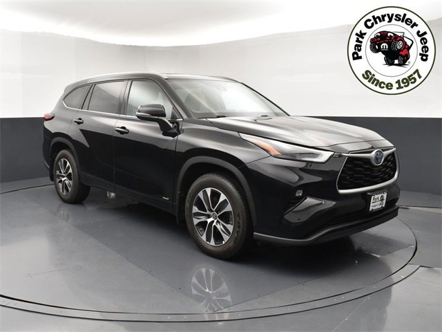Used 2022 Toyota Highlander XLE image 1