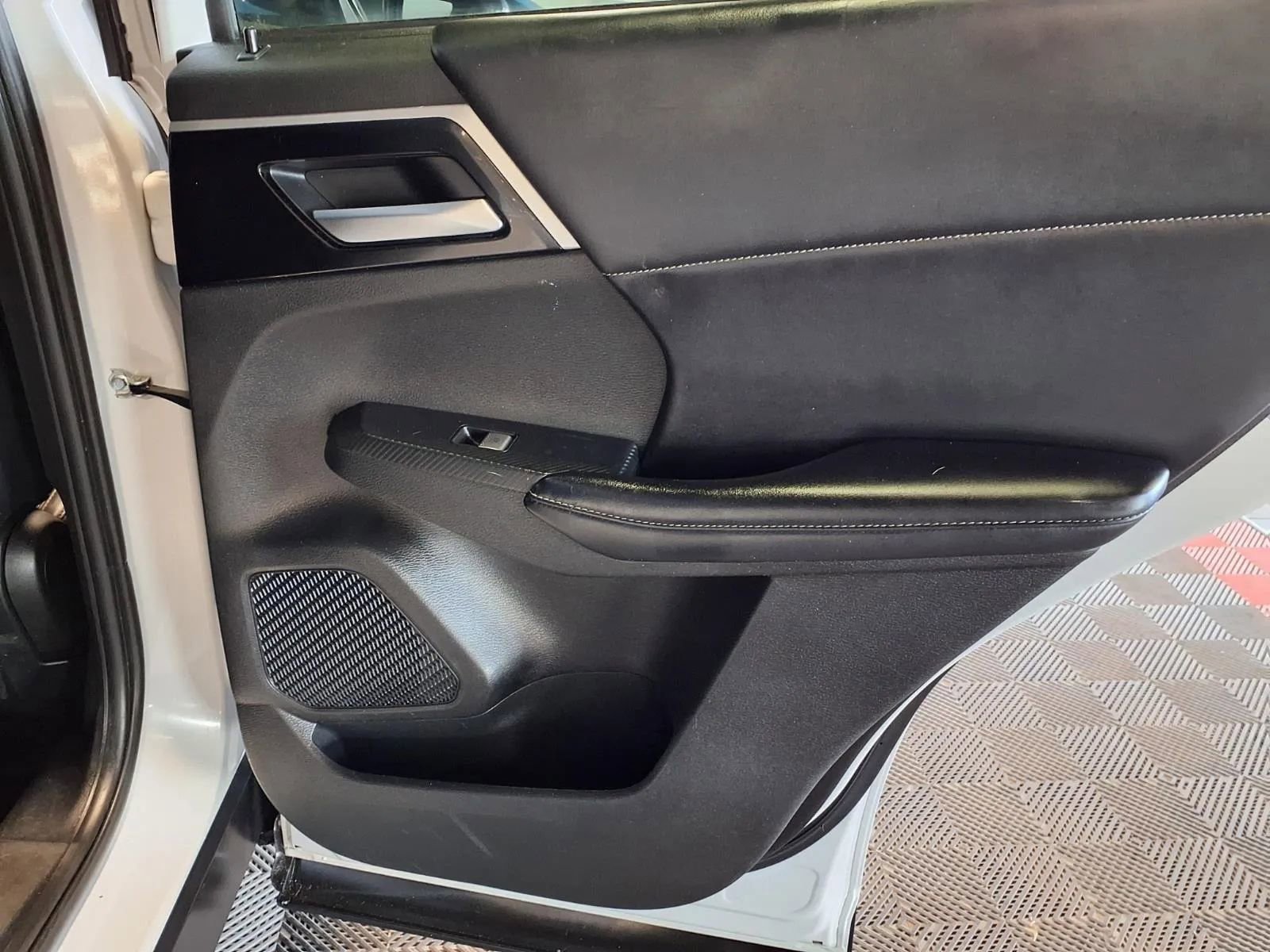 Used 2022 Mitsubishi Outlander SE AWD/4WD image 12