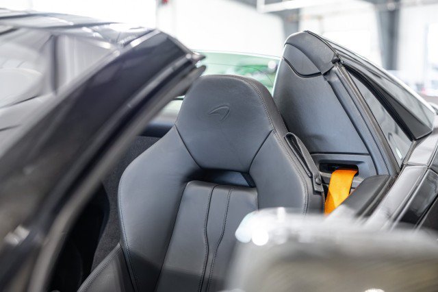 Used 2020 McLaren 600LT Spider RWD image 30