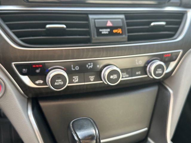 Used 2018 Honda Accord Touring image 30