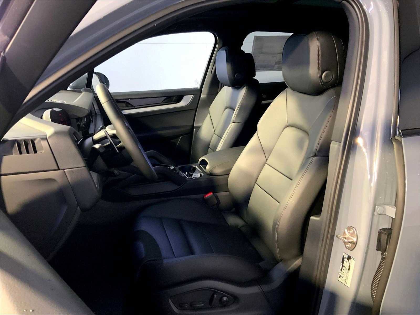 New 2026 Porsche Cayenne image 5