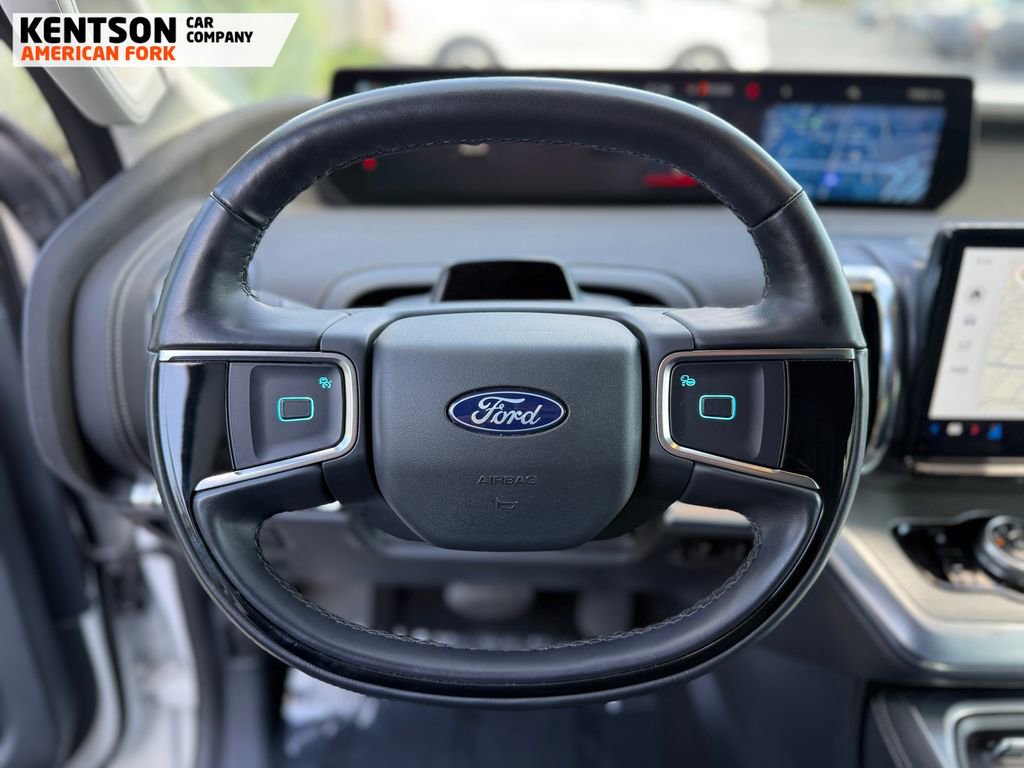 Used 2025 Ford Expedition Max Platinum image 17