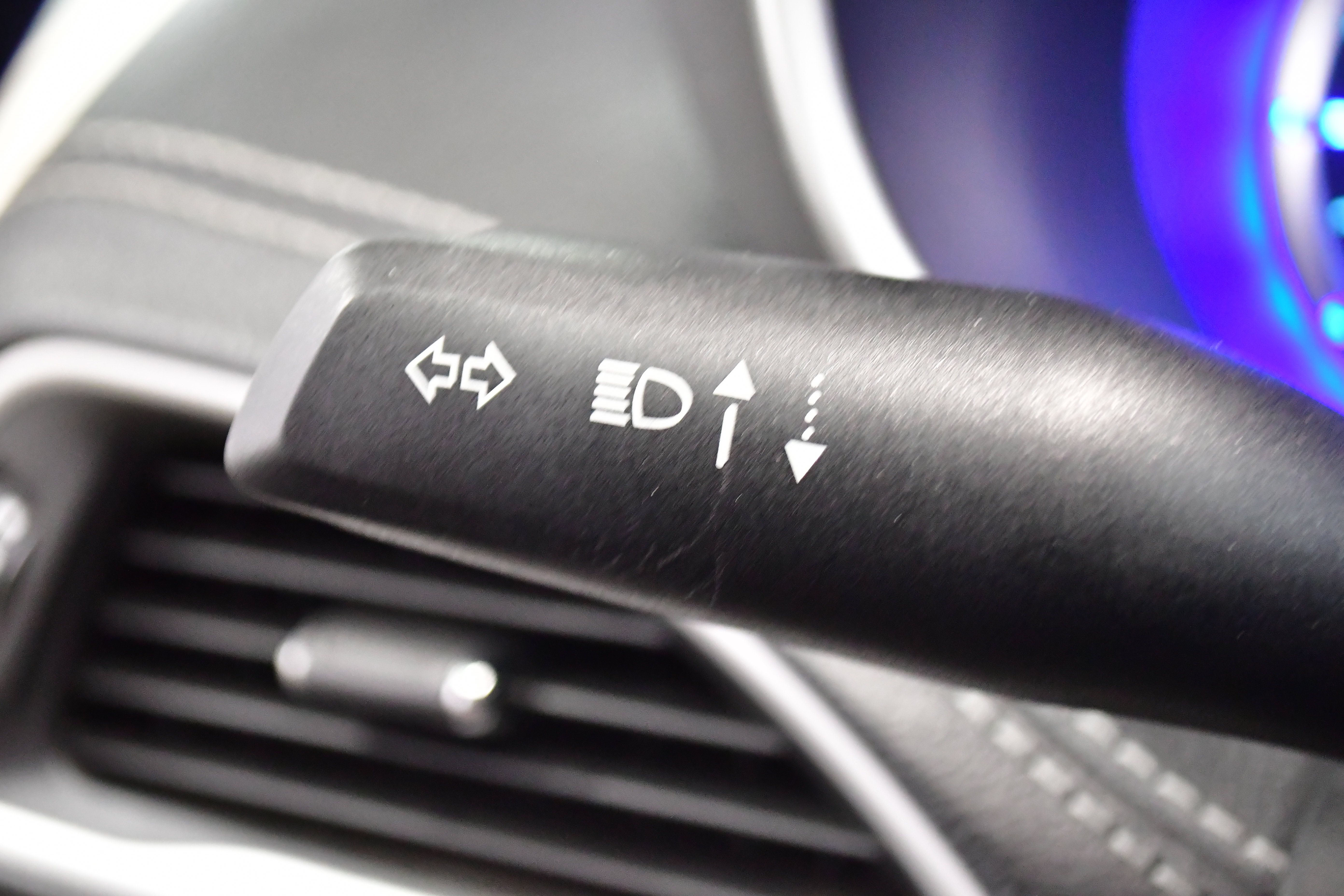Used 2024 Chrysler Pacifica Touring-L FWD image 23
