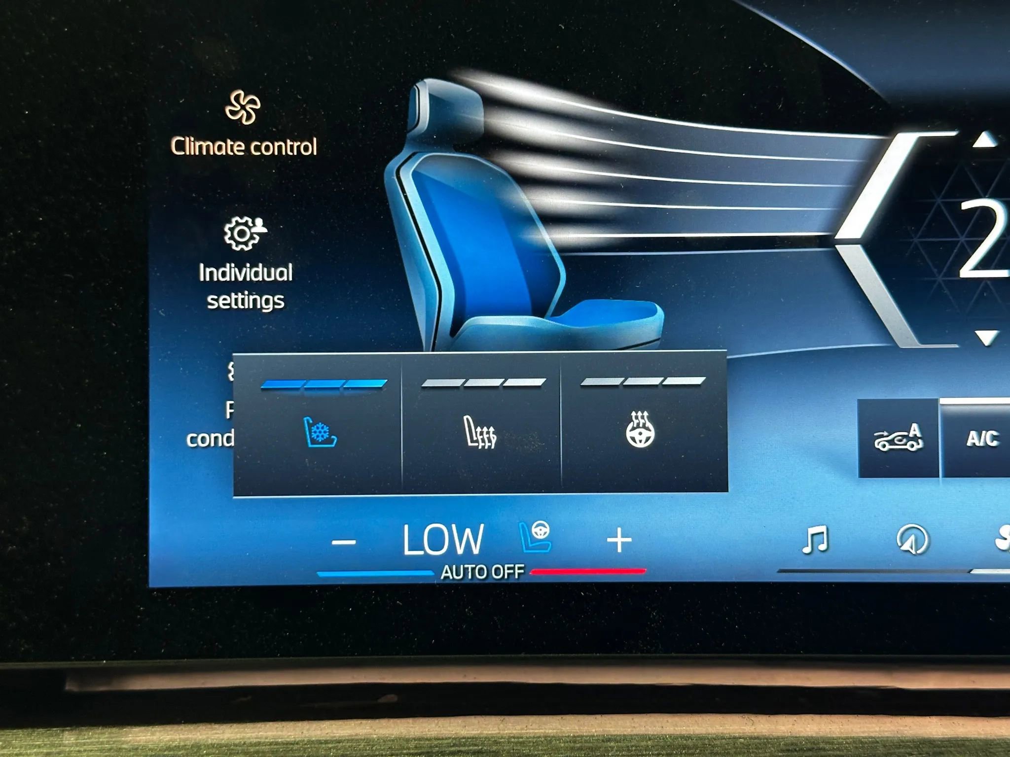 Used 2024 BMW i7 xDrive60 w/ Executive Package AWD/4WD image 43