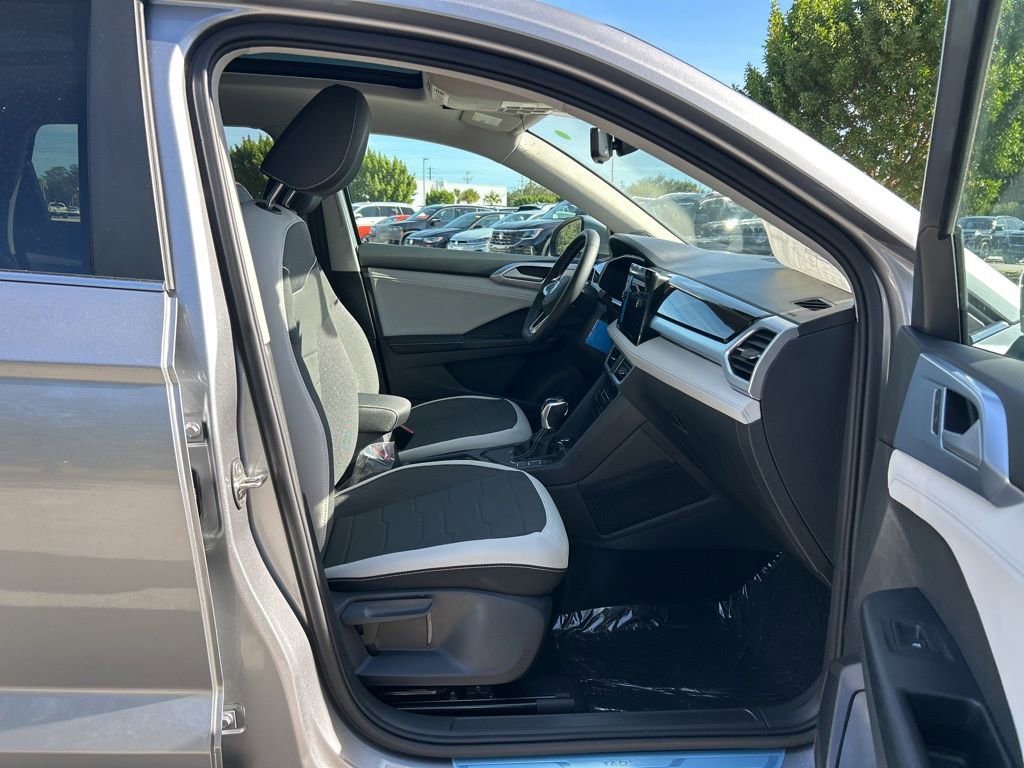 New 2026 Volkswagen Taos SE FWD image 41