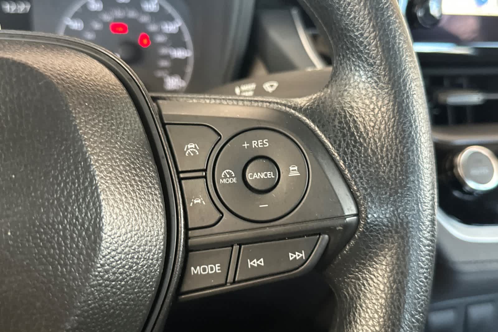 Used 2025 Toyota Corolla Cross AWD Hybrid image 27