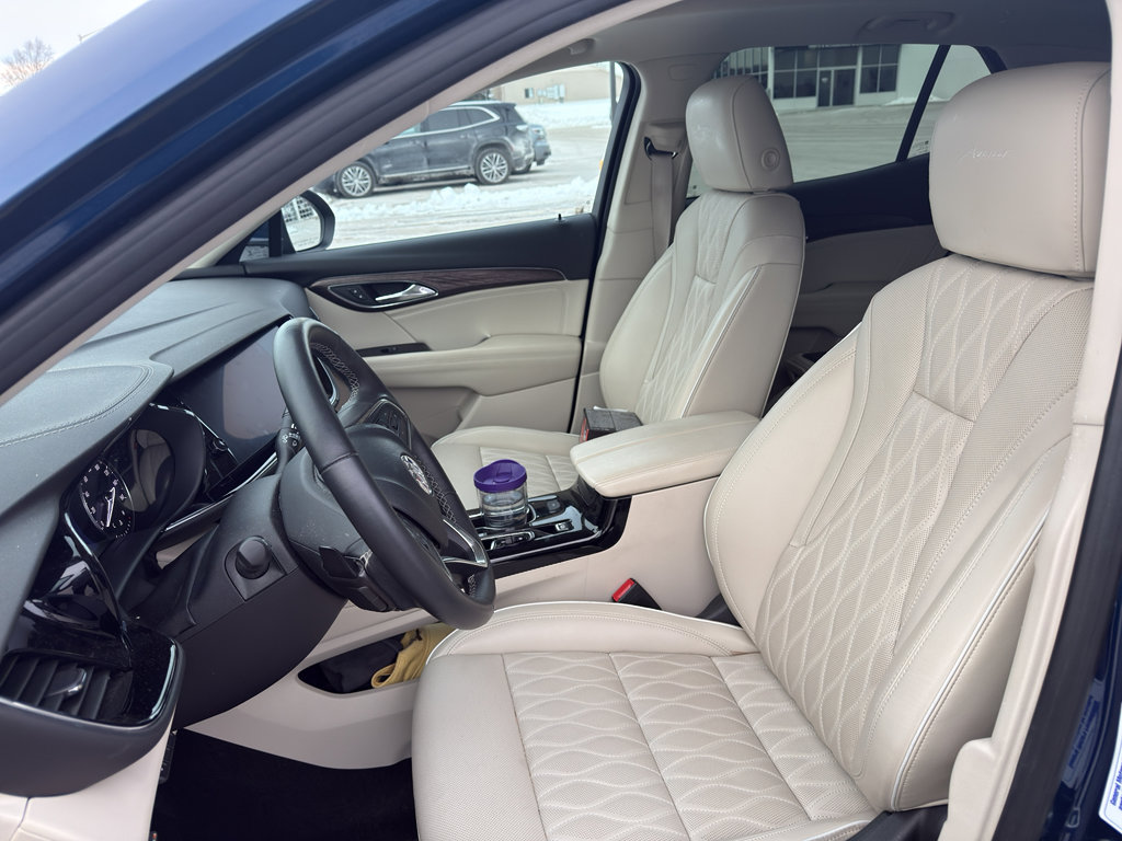 Used 2023 Buick Envision Avenir image 9