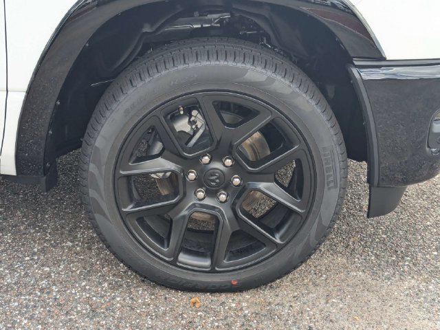New 2026 RAM 1500 Laramie AWD/4WD image 13