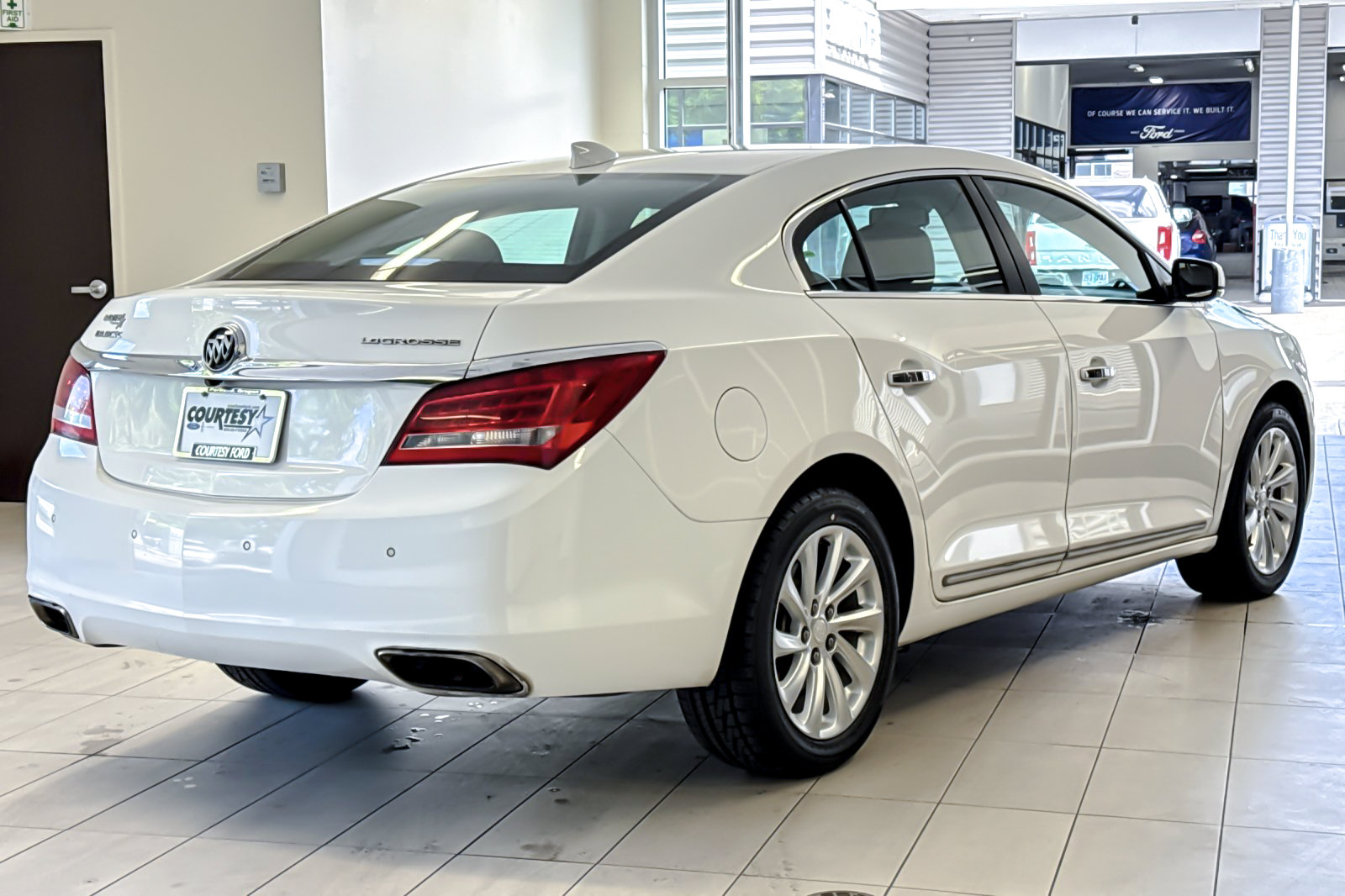 Used 2016 Buick LaCrosse Leather FWD image 4