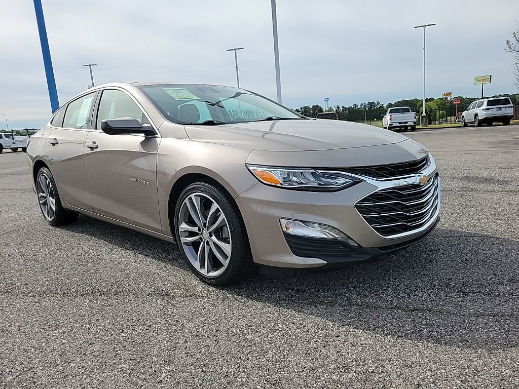 Used 2024 Chevrolet Malibu LT FWD image 3