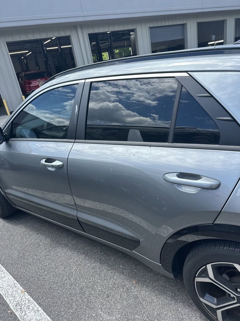 Certified 2023 Kia Niro EX Touring FWD image 6