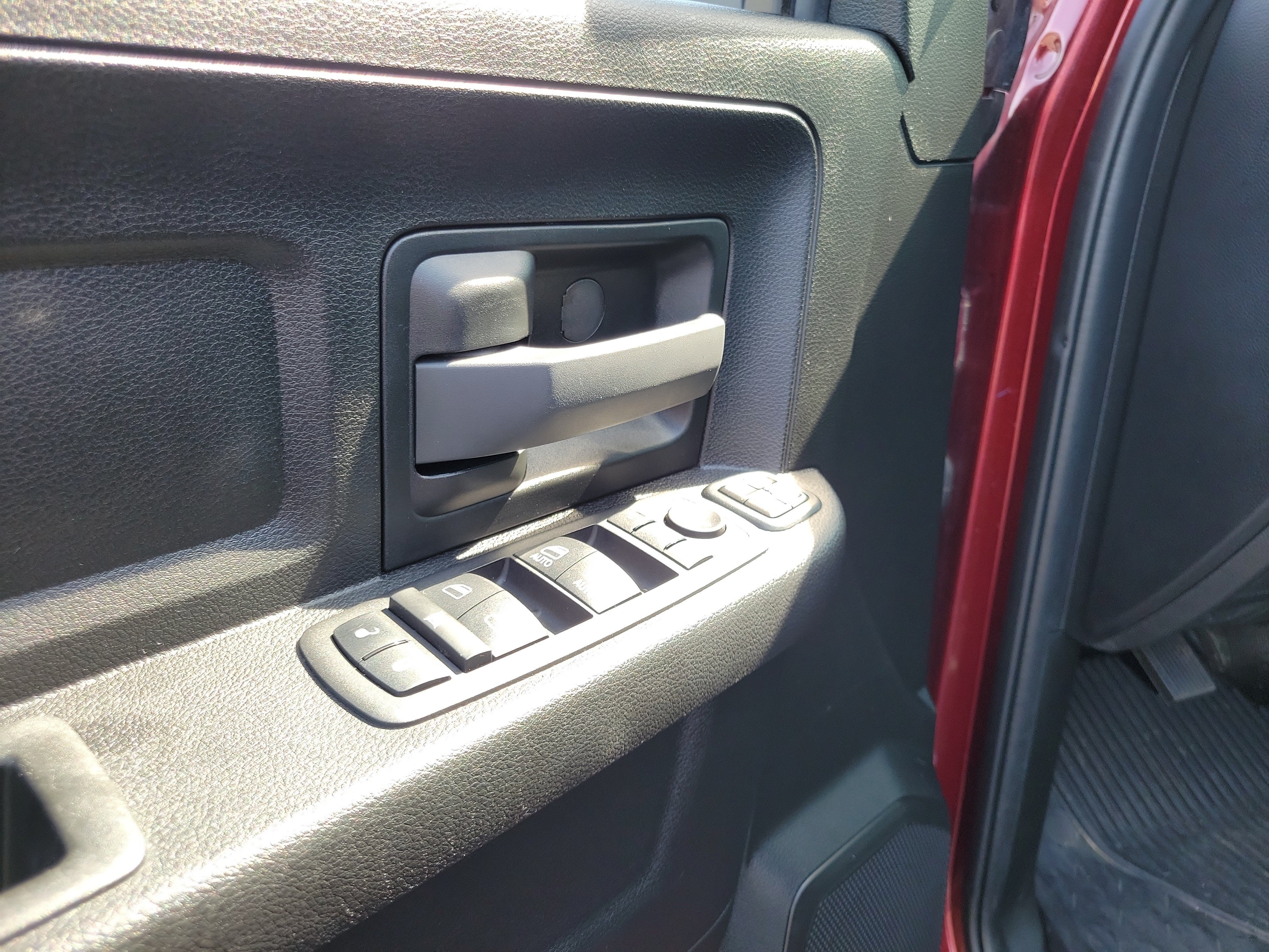 Used 2023 RAM 2500 Tradesman w/ Chrome Appearance Group AWD/4WD image 18