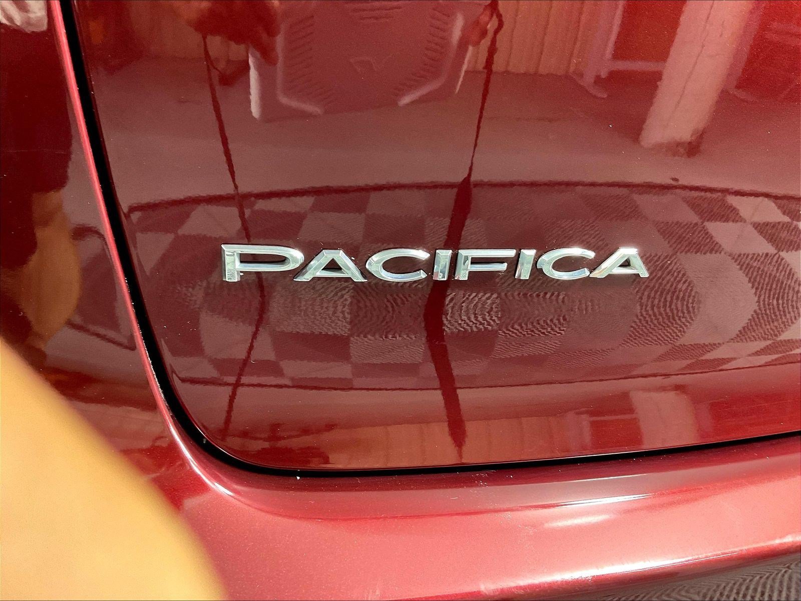 Used 2017 Chrysler Pacifica Touring-L FWD image 24