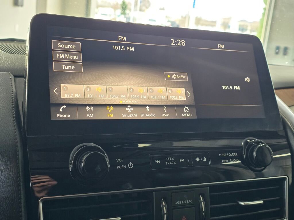 Used 2022 Nissan Armada SL w/ Captain's Chairs Package image 31