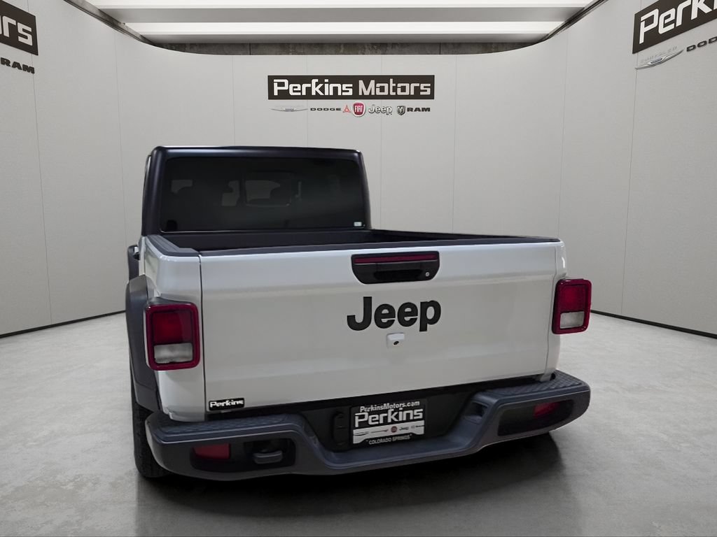 Certified 2025 Jeep Gladiator Sport AWD/4WD image 4