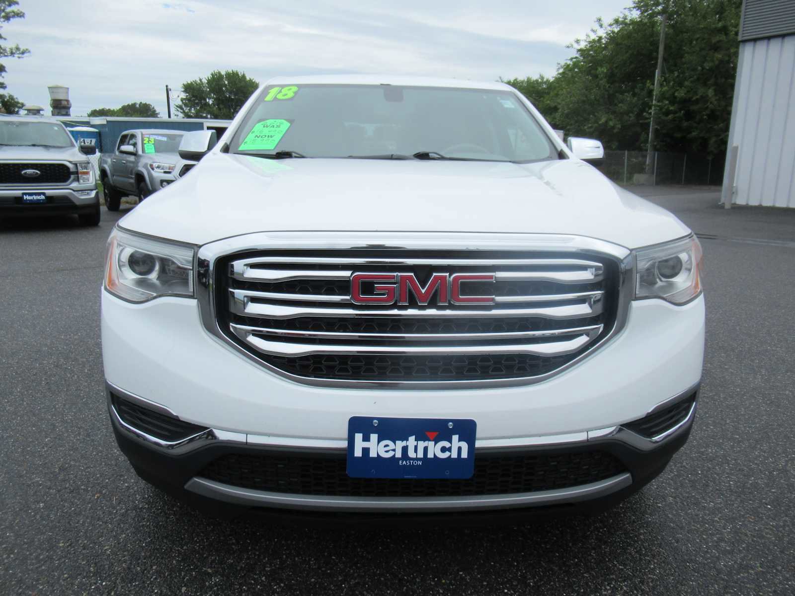 Used 2018 GMC Acadia SLE FWD image 2