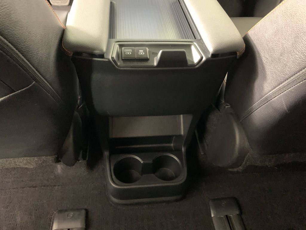 Used 2022 Toyota Sienna XSE image 35