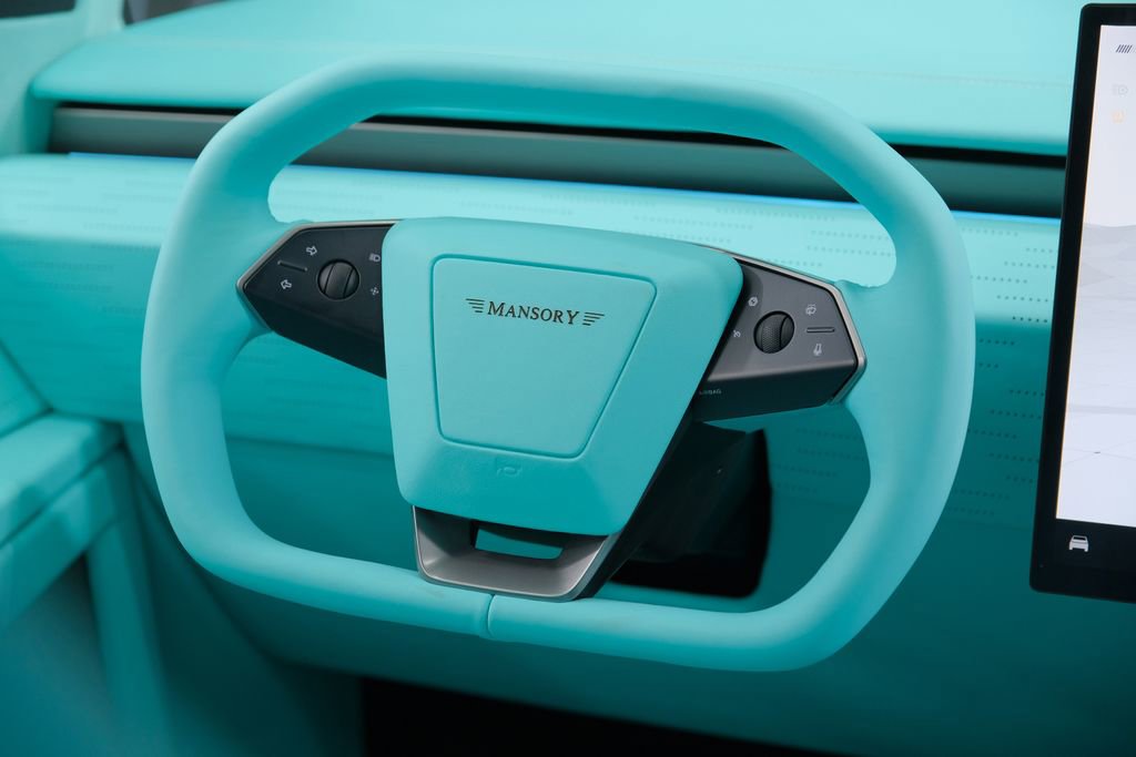 Used 2025 Tesla Cybertruck AWD Crew Cab image 63