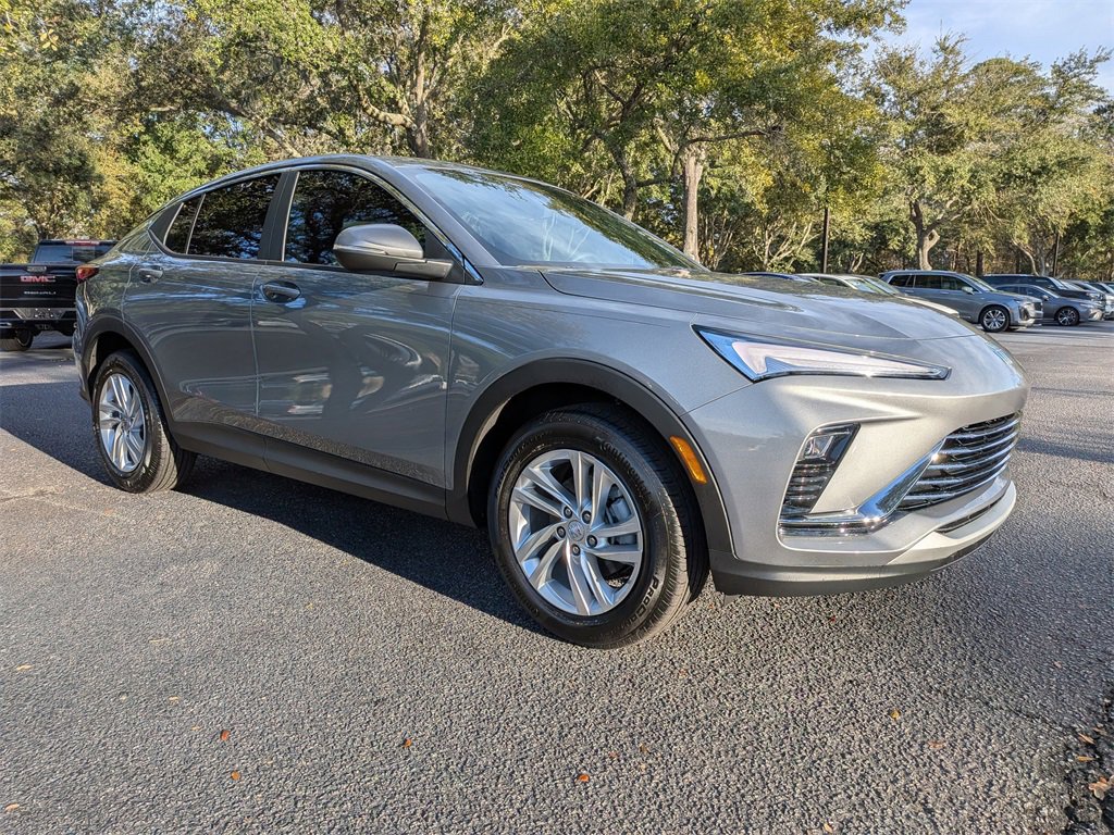 Used 2025 Buick Envista Preferred w/ Convenience I Package image 2