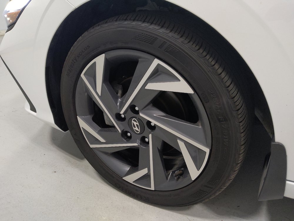 Used 2025 Hyundai Elantra Sport FWD image 31