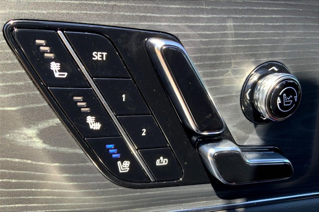 New 2026 Cadillac Lyriq V image 20