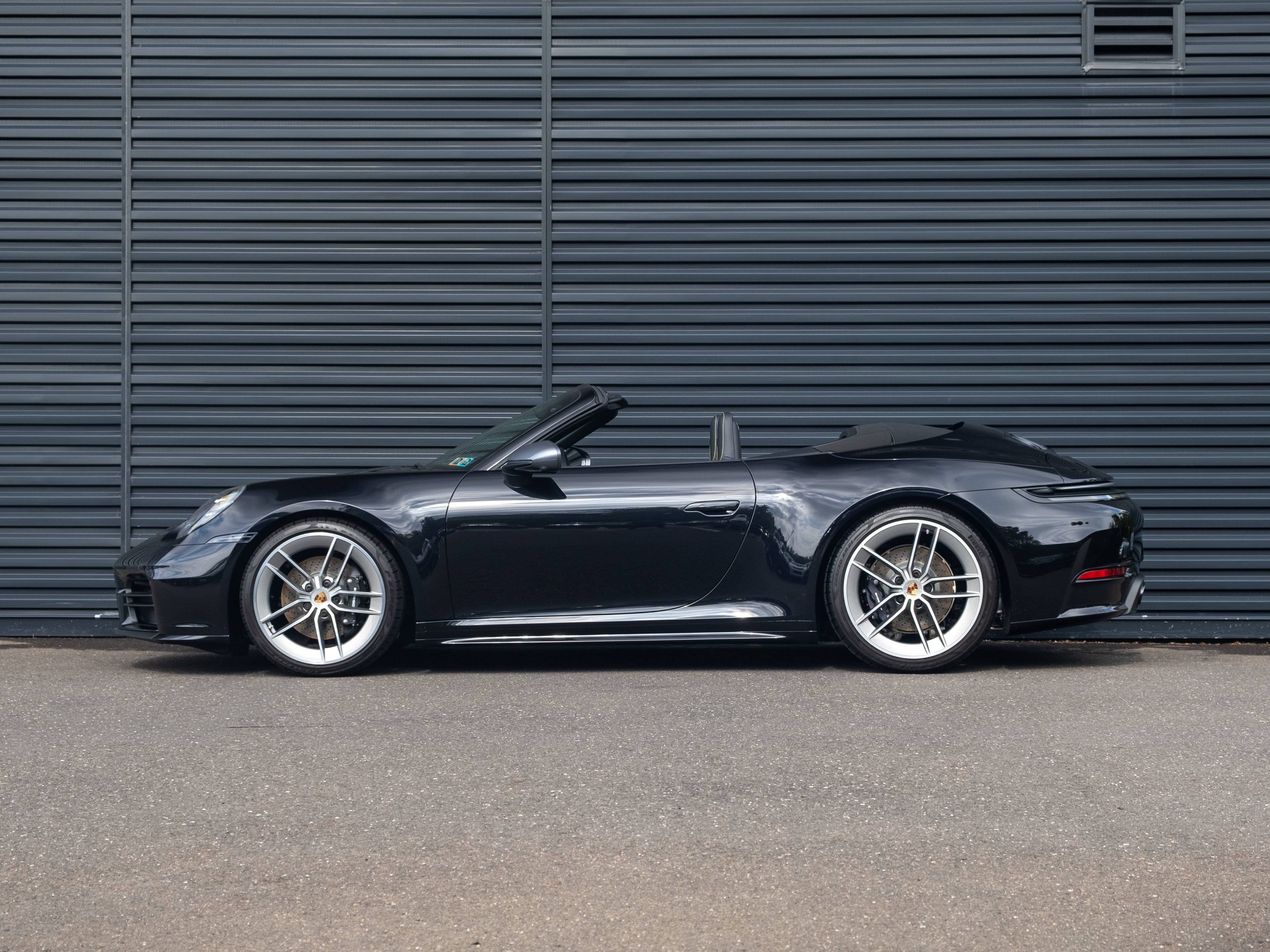 New 2026 Porsche 911 Carrera T RWD image 2