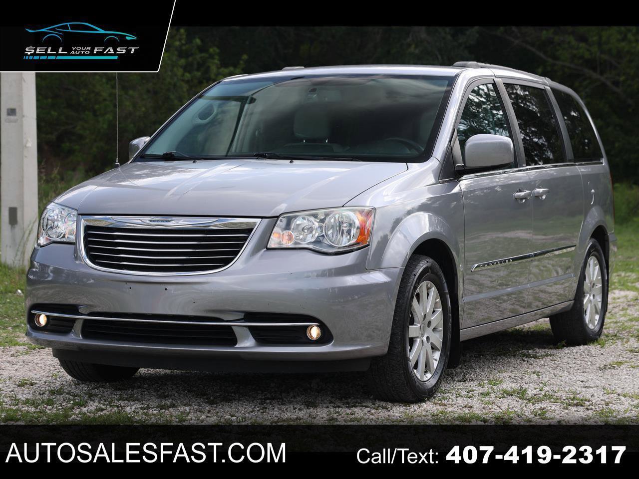Used 2013 Chrysler Town & Country Touring FWD image 1