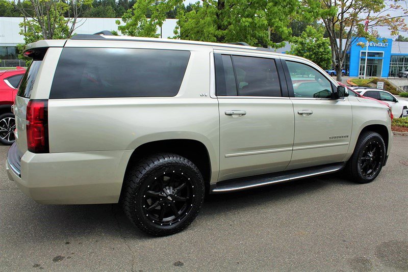 Used 2016 Chevrolet Suburban LTZ AWD/4WD image 5
