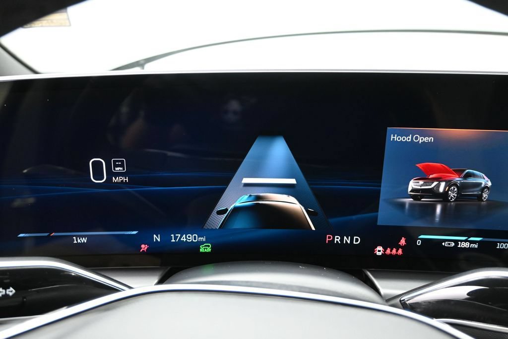 Certified 2024 Cadillac Lyriq Luxury AWD/4WD image 17