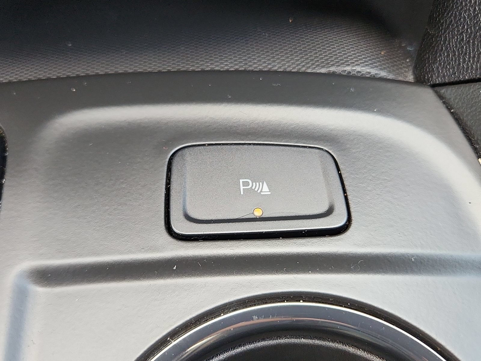 Used 2023 Chevrolet Equinox RS FWD image 16