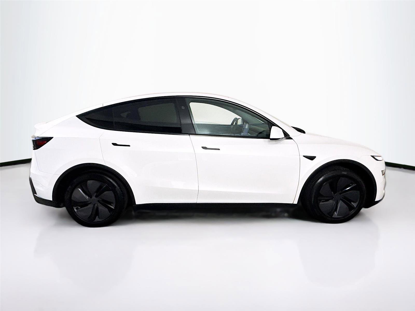 Used 2026 Tesla Model Y 2WD image 29