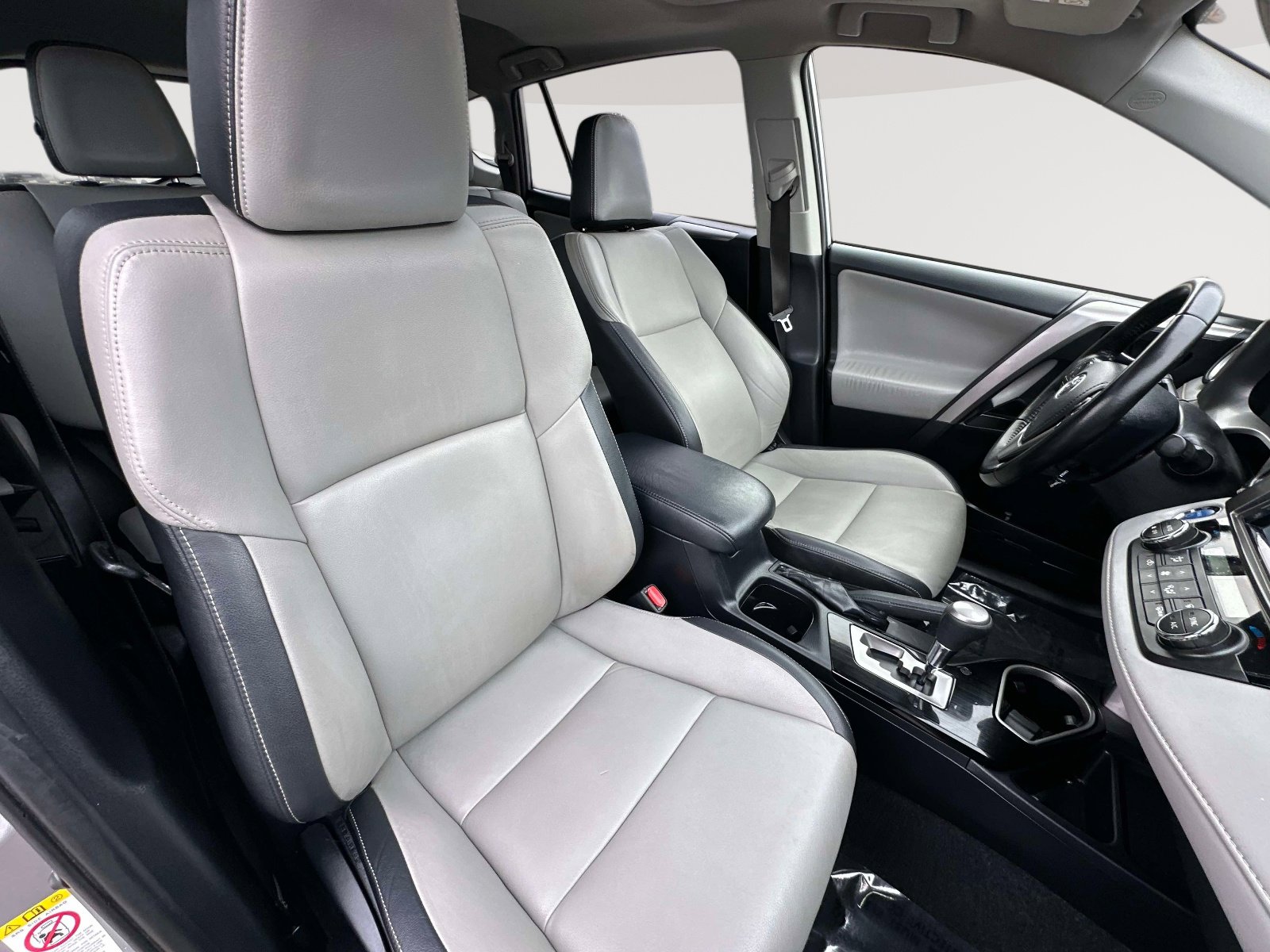 Used 2017 Toyota RAV4 Limited w/ Advanced Technology Package image 27