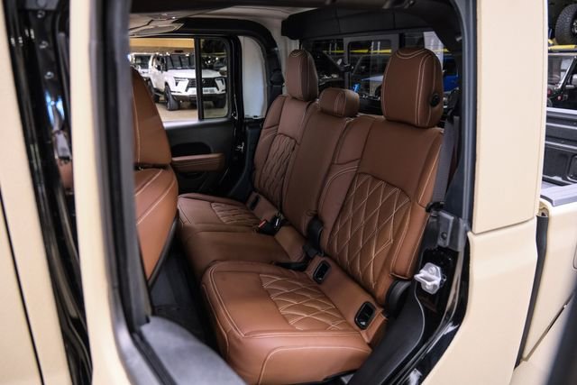 Used 2025 Jeep Gladiator Rubicon w/ Safety Group AWD/4WD image 90