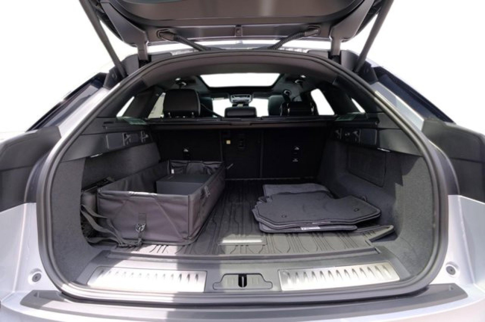 New 2025 Land Rover Range Rover Velar S image 15