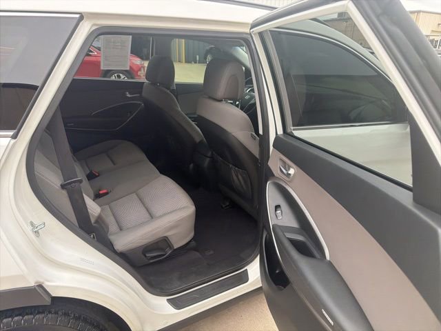 Used 2017 Hyundai Santa Fe SE FWD image 25