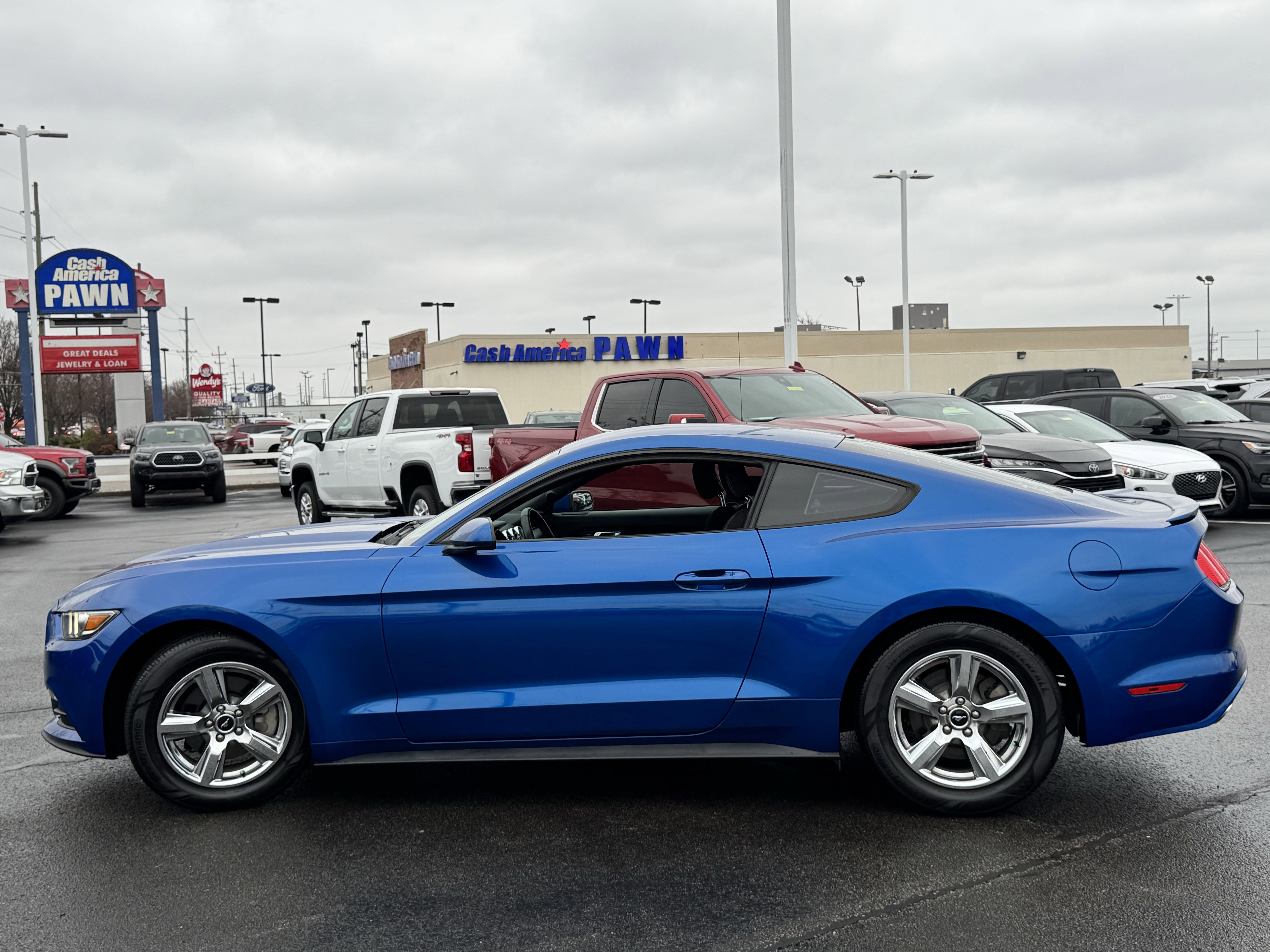 Used 2017 Ford Mustang Coupe image 16