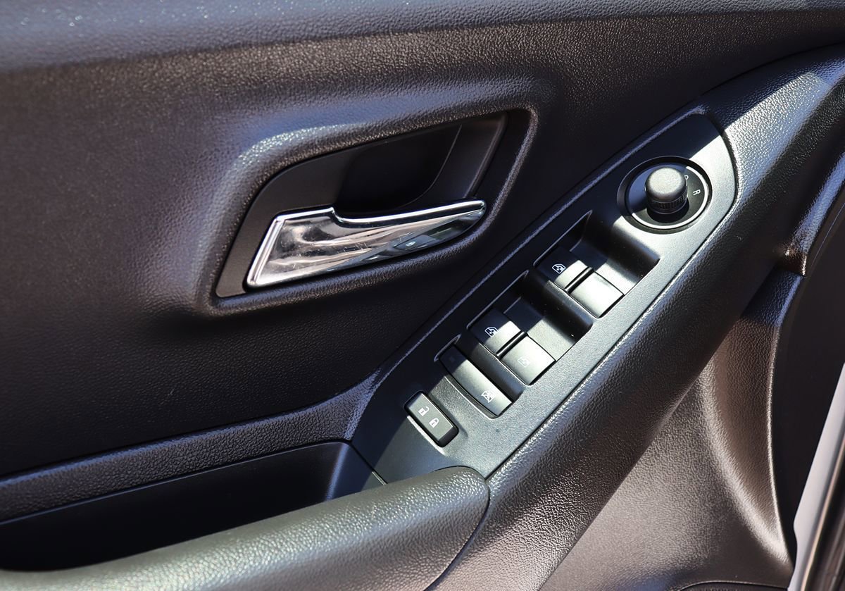 Used 2020 Chevrolet Trax LS w/ Tint and Cruise Package FWD image 37