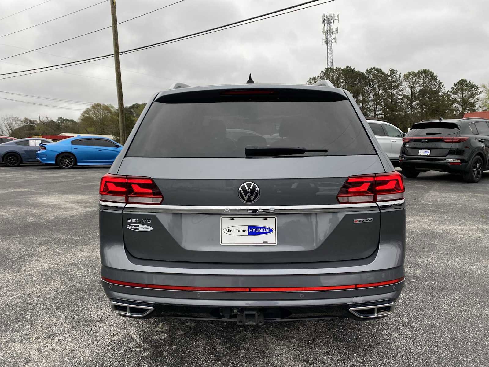 Used 2022 Volkswagen Atlas SEL Premium image 6