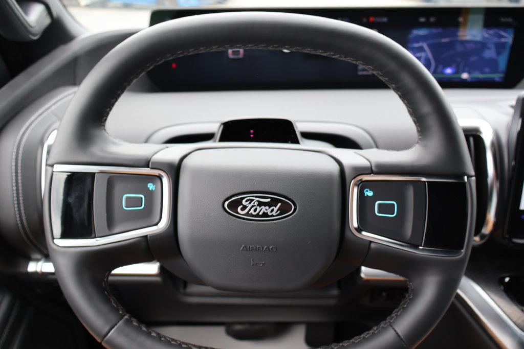New 2026 Ford Expedition Max Platinum w/ Stealth Appearance Package AWD/4WD image 7