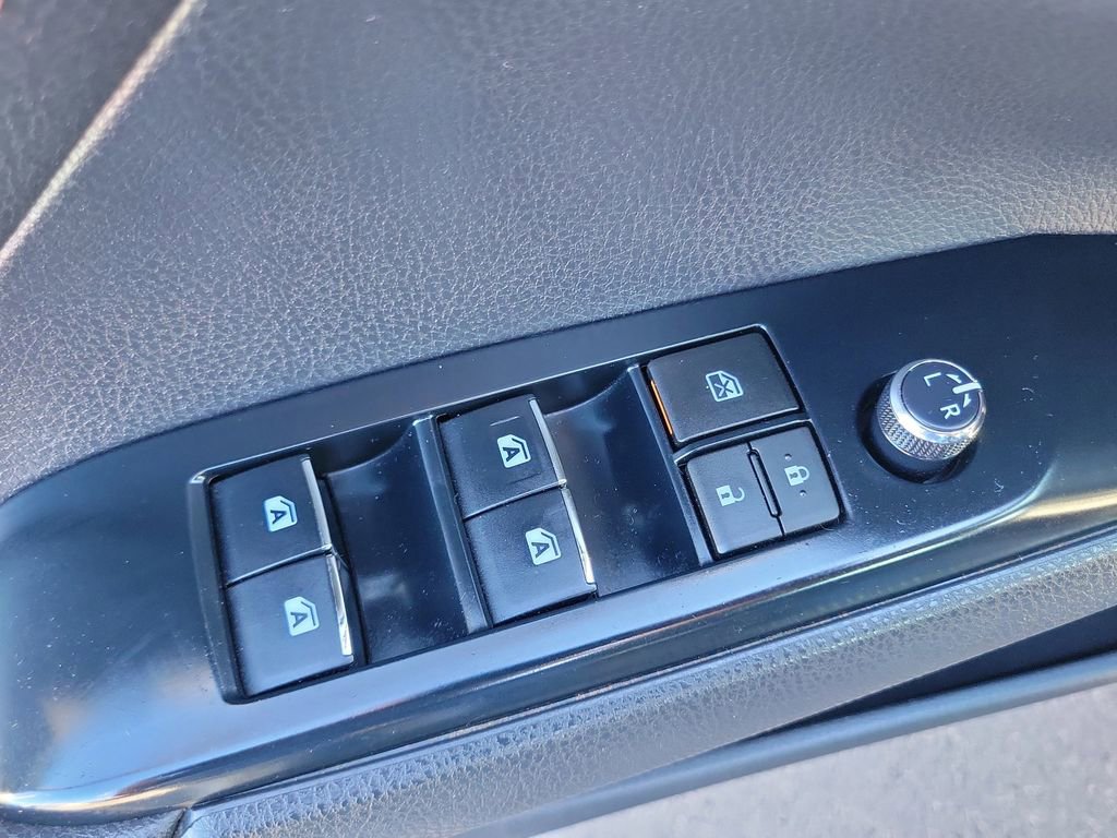 Used 2018 Toyota Camry XLE image 20