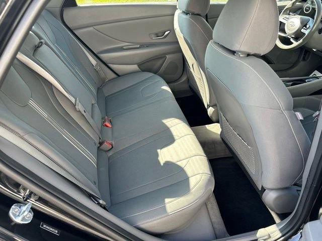 Used 2022 Hyundai Elantra SEL w/ Convenience + Premium Package FWD image 44
