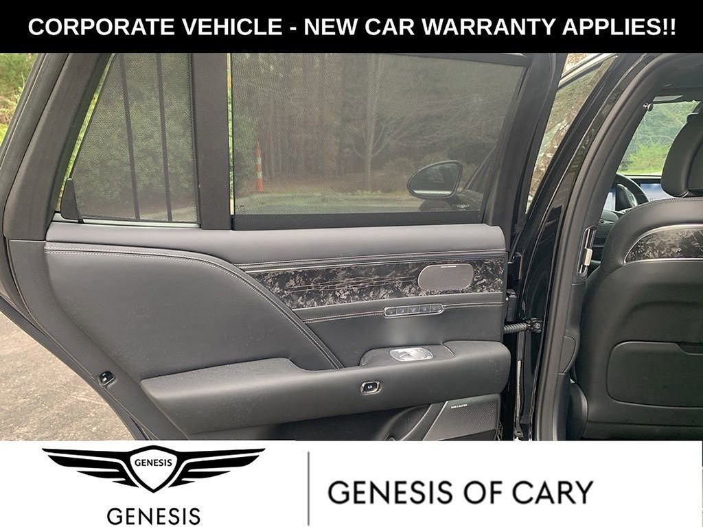 Used 2025 Genesis G90 3.5T AWD/4WD image 18