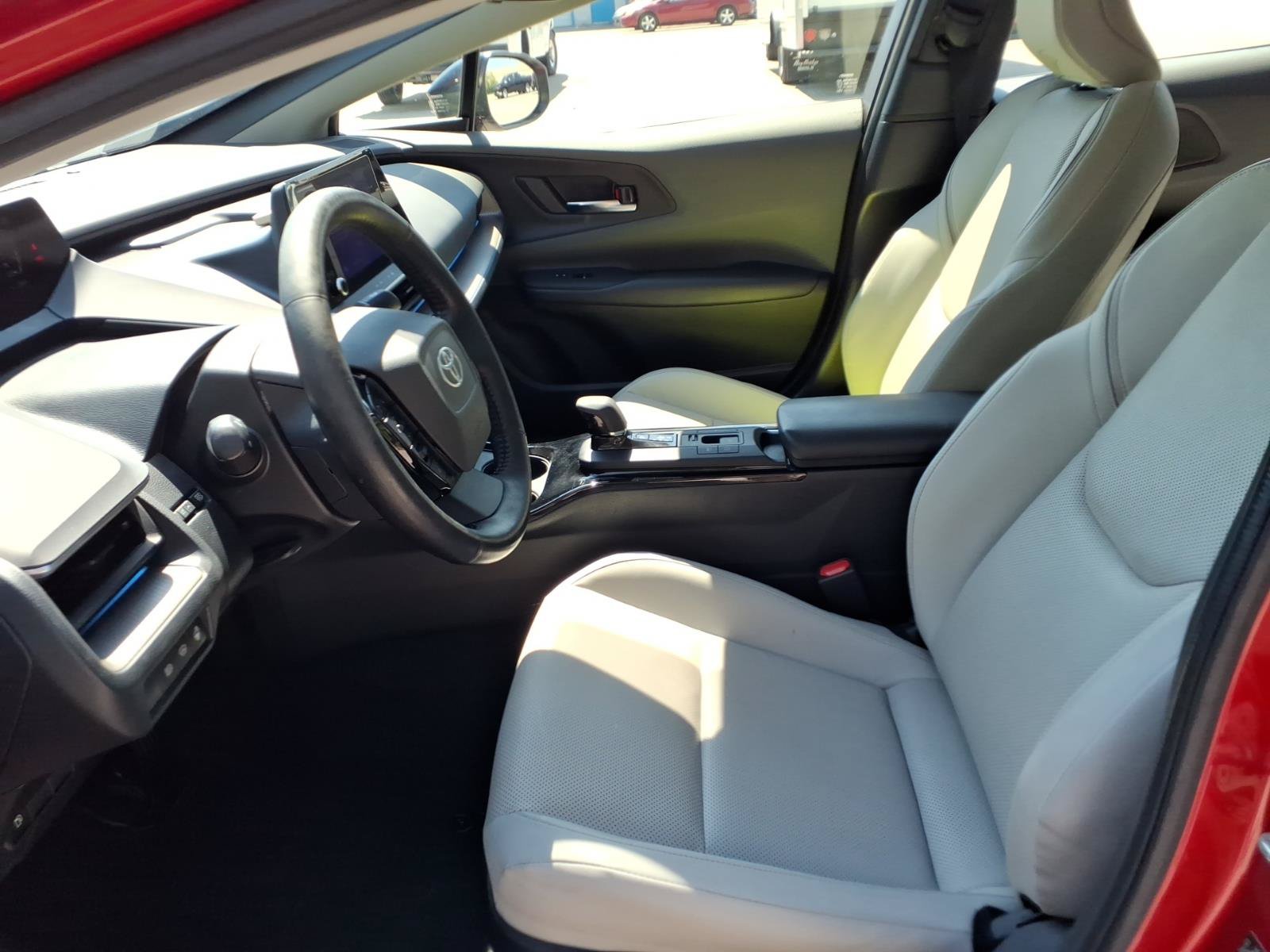 Used 2023 Toyota Prius XLE FWD image 25
