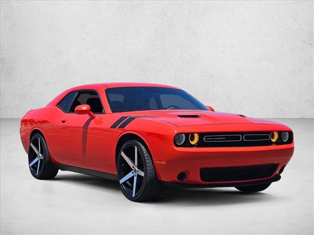 Used 2016 Dodge Challenger SXT RWD video 3
