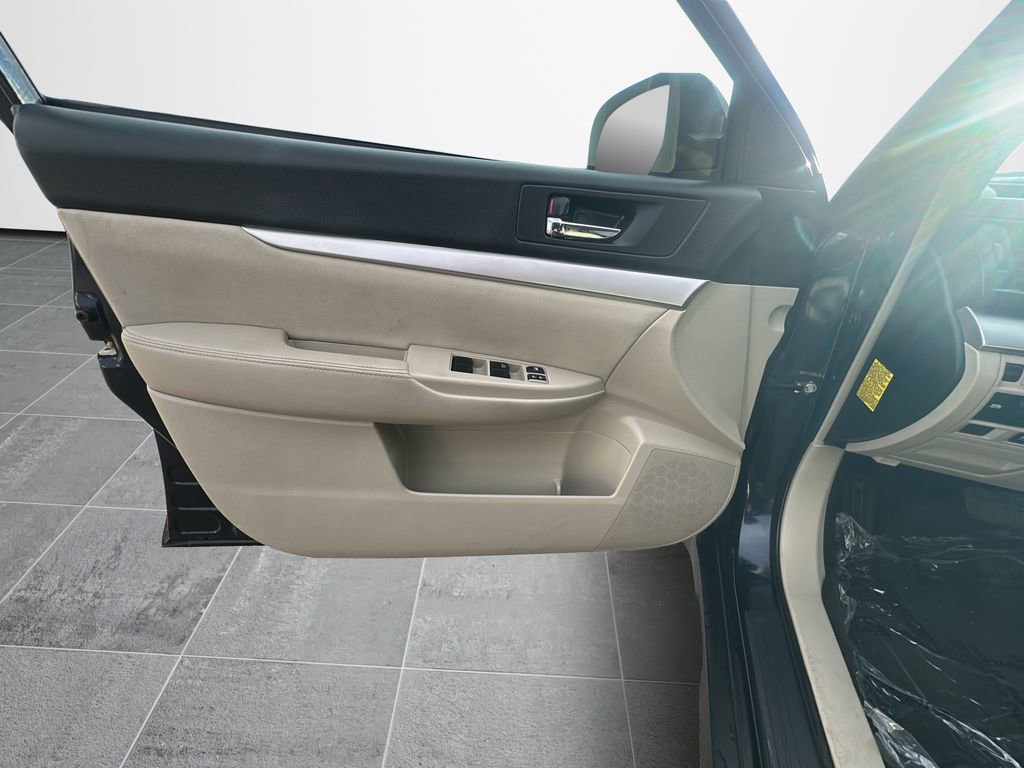 Used 2012 Subaru Outback 2.5i Premium w/ All-Weather Pkg image 10